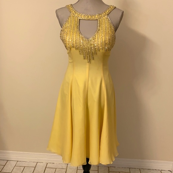 Flirty yellow Nadine cocktail dress fully beaded bodice with 3 spaghetti straps - Picture 2 of 14
